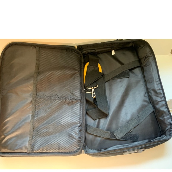 ✨NWT✨ Alpha Phi Laptop Crossbody Case Bag - Picture 3 of 7